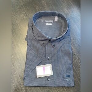 Van Heusen Men’s Classic Fit Short Sleeve Blue Button Up Shirt Size XXL-New